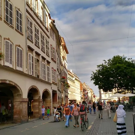 Loft Des Arcades *** - Center Daire